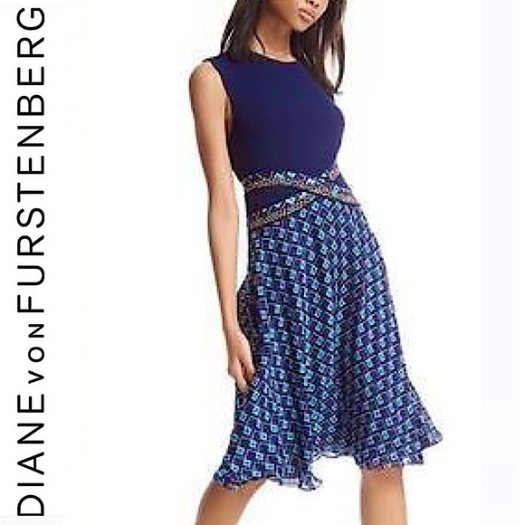 Diane Von Furstenberg Rosalie Mixed Media Silk Fit & Flare
Midi Dress Size 10 - Picture 4 of 16